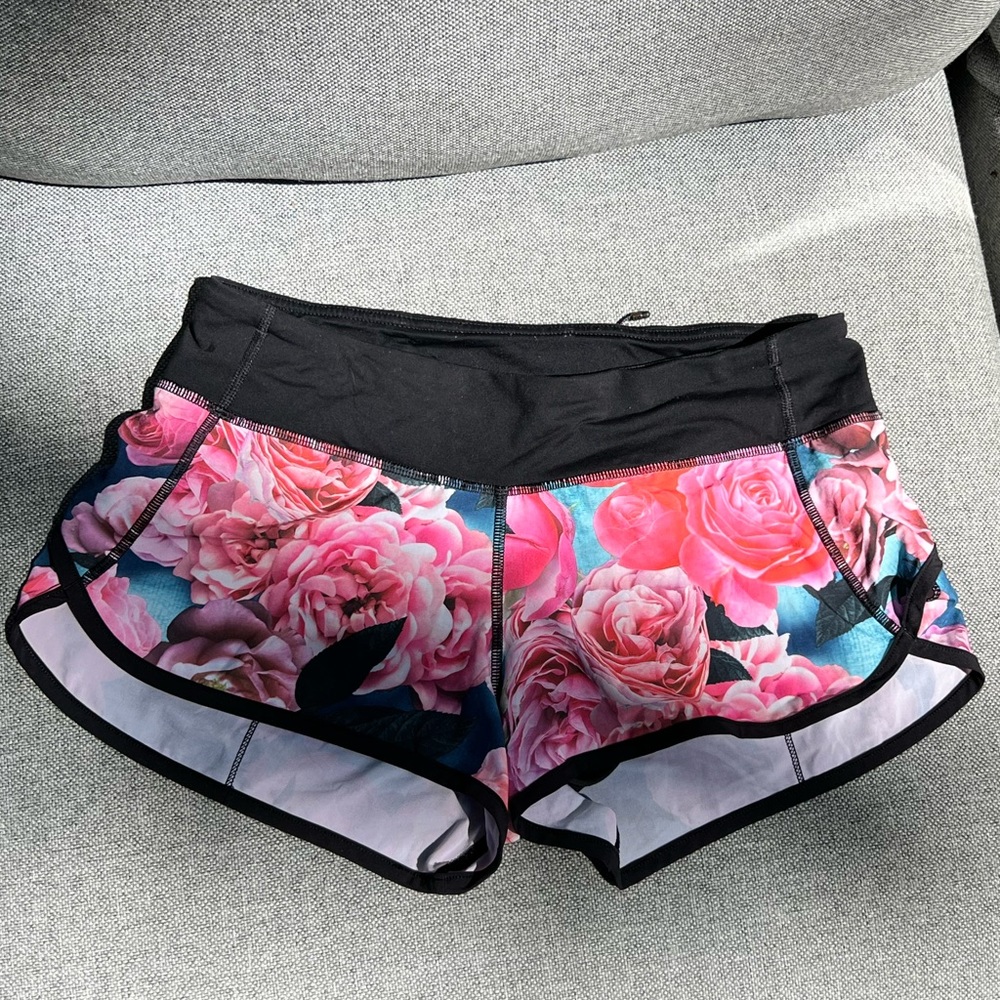 Lululemon Speed Up short - lined size 6